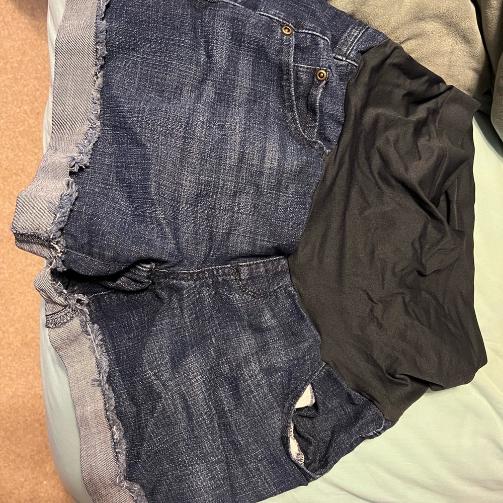 Maternity shorts